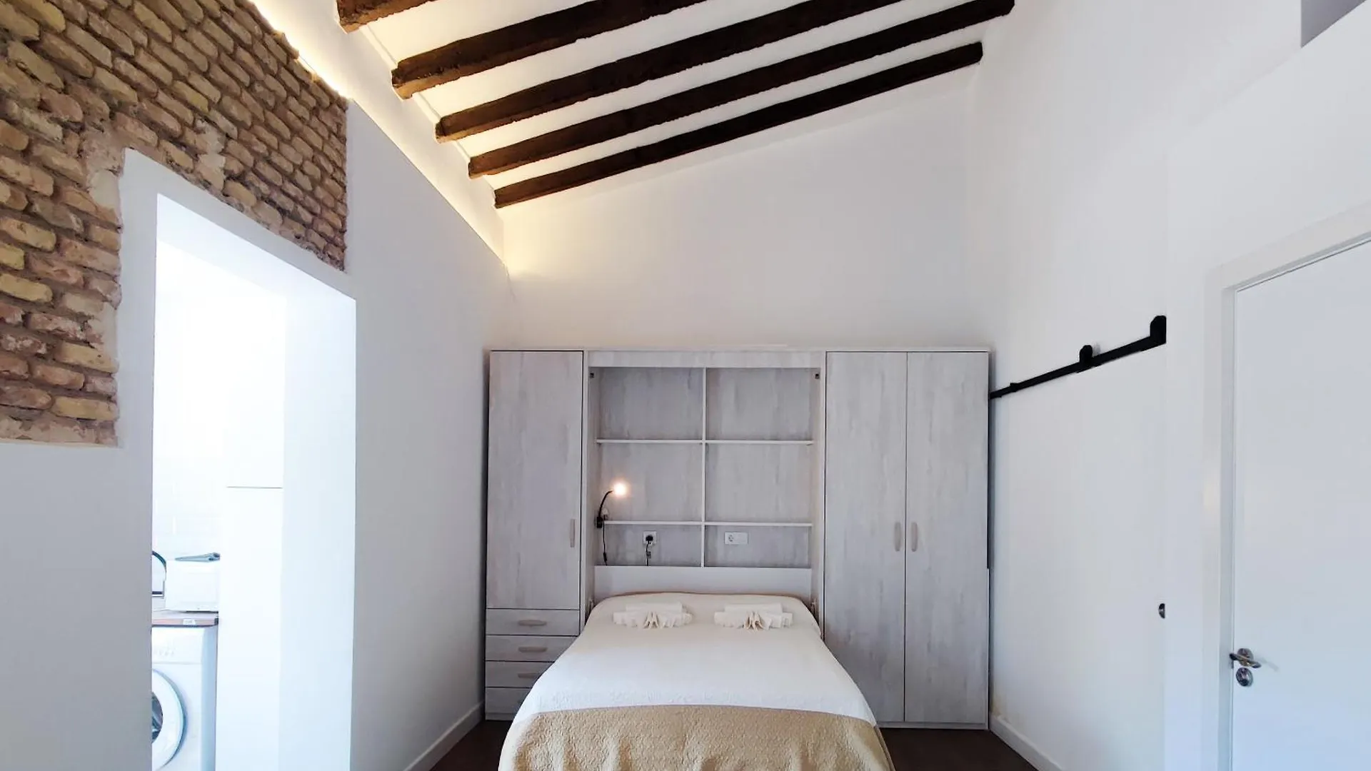 Estudiovintage. Heliopolis Seville Apartment