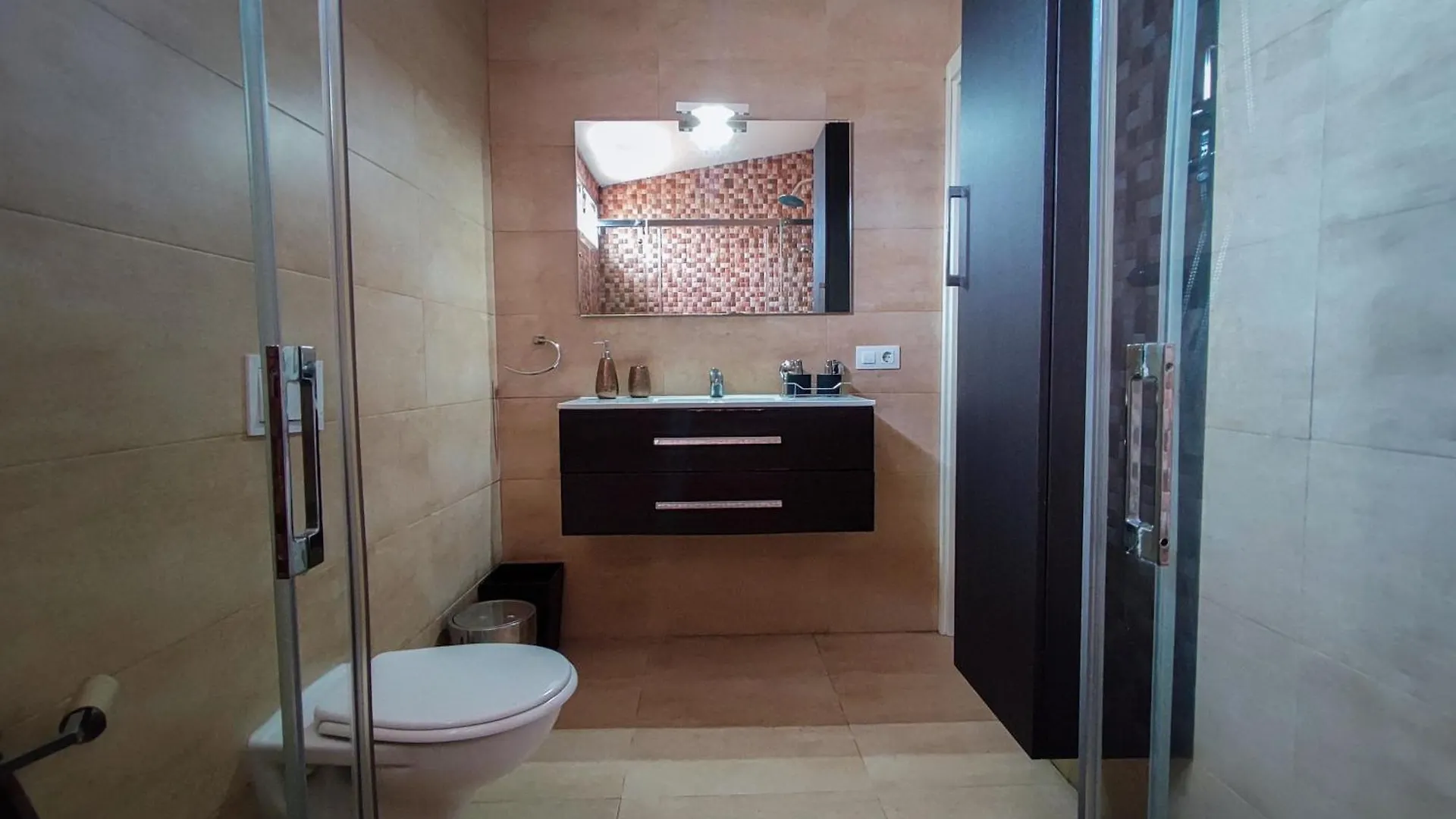 Estudiovintage. Heliopolis Seville 0*,  Spain